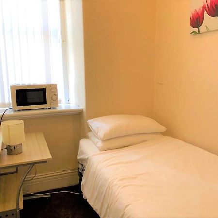 Budget Rooms Crosskeys Нюпорт Екстериор снимка