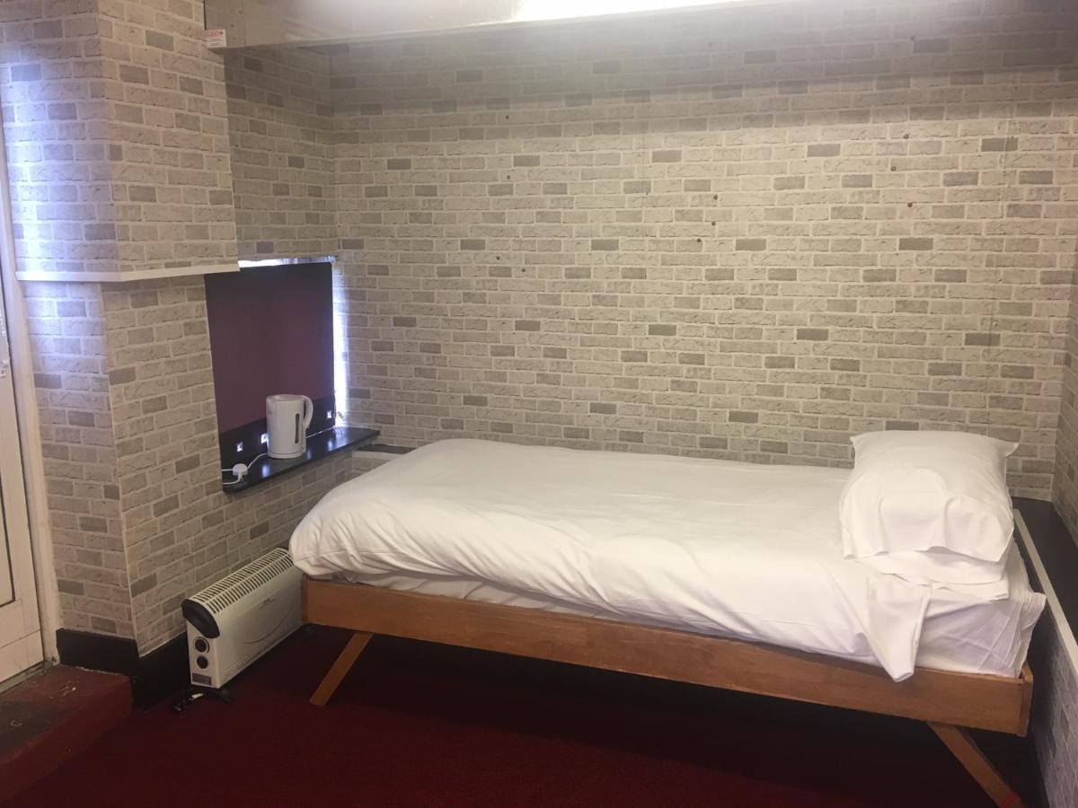 Budget Rooms Crosskeys Нюпорт Екстериор снимка