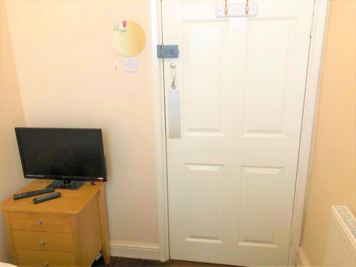 Budget Rooms Crosskeys Нюпорт Екстериор снимка